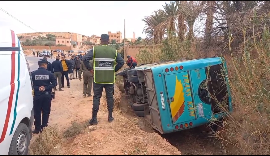 نقل 20 مصابا إلى المستشفى إثر انقلاب حافلة للركاب في تنغير
