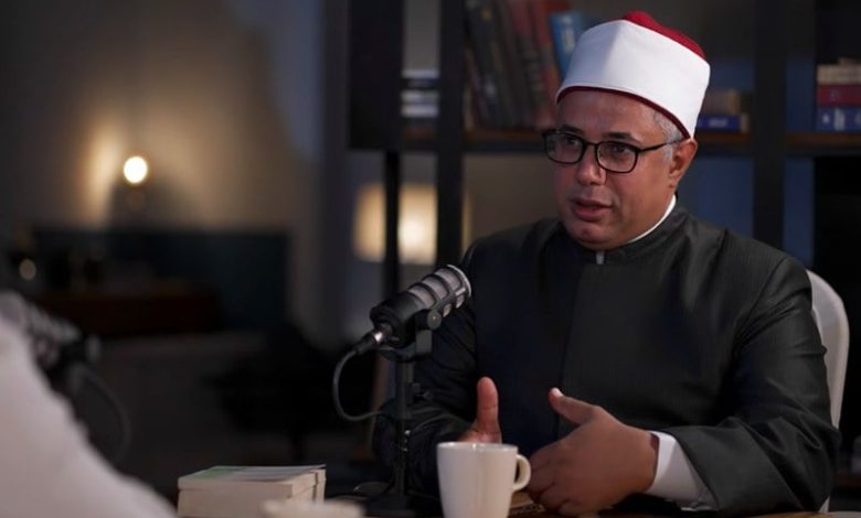 هيكل: تدريس العامية ليس مؤامرة.. والفكر الديني جعل اللغة العربية مقدسة هيكل: تدريس العامية ليس مؤامرة.. والفكر الديني جعل اللغة العربية مقدسة