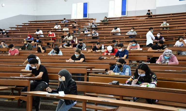 وزارة التعليم العالي تعتمد إجراء اختبارات العرض والمناقشة عن بعد للمترشحين العالقين خارج أرض الوطن