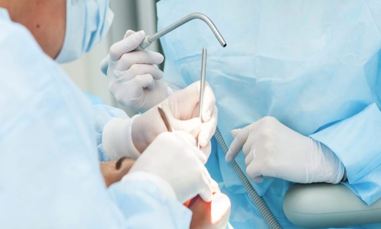 وزارة التعليم العالي تكشف تفاصيل دفتر الضوابط البيداغوجية لدبلوم دكتور في طب الأسنان