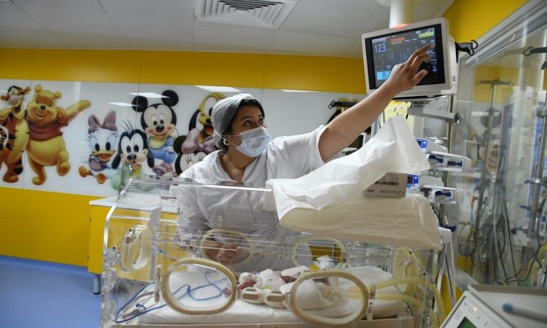 وزارة الصحة تحتفي باليوم العالمي للممرضات