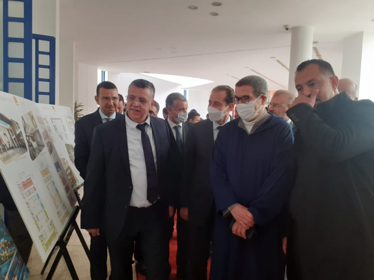 وهبي والداكي وحجي يشرفون على توقيع اتفاقية تتولى شركة أكادير سوس ماسة مشاريع البناء الخاصة بوزارة العدل