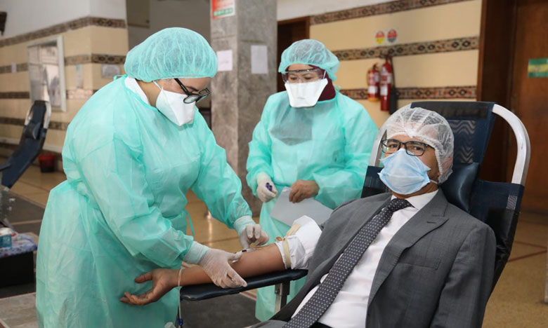 أسرة العدالة بالدائرة الاستئنافية لمراكش تنخرط في حملة تضامنية للتبرع بالدم