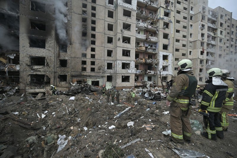 أوكرانيا تتهم روسيا بتعمد قصف مساكن