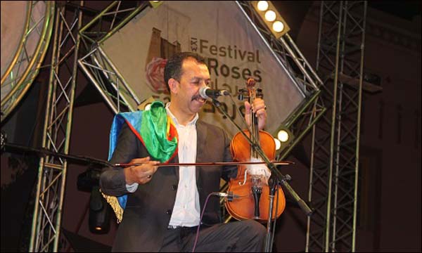 الفنان الأمازيغي مصطفى أومكيل