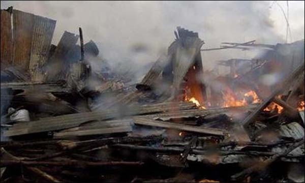 إصابة ثلاث نساء وطفل في حريق 'براريك' بالبيضاء