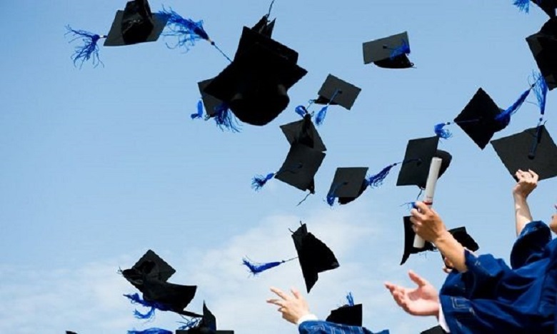 إطلاق منحتي "maBourse" المنصة الإلكترونية لإيداع طلبات الاستفادة من منح التعاون الدولي