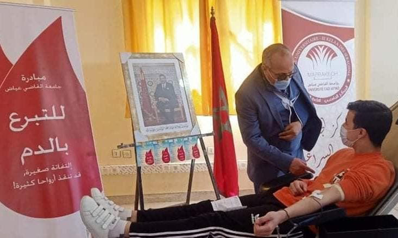 إقبال مكثف لطلبة كلية الحقوق بمراكش على التبرع بالدم لتعزيز مخزون المركز الجهوي