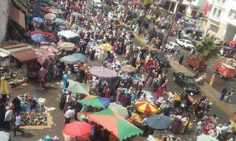 اختصاصيو الأمراض التعفنية يوصون باحترام مسافة الأمان عند التبضع