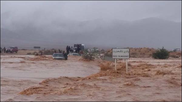 الأمطار تتسبب في انقطاع 90 طريقا وطنية وجهوية وإقليمية فيضانات واد تالمعدرت بالمغرب