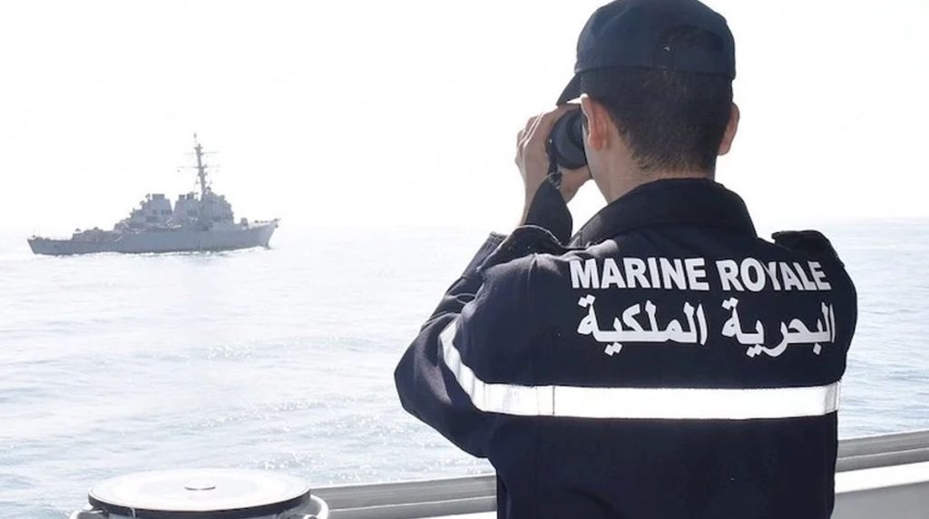 البحرية الملكية تقدم المساعدة لـ 57 مرشحا للهجرة غير النظامية في عرض الداخلة