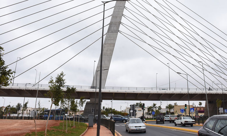 البيضاويون يتنفسون الصعداء بافتتاح قنطرة الجسر المعلق سيدي معروف