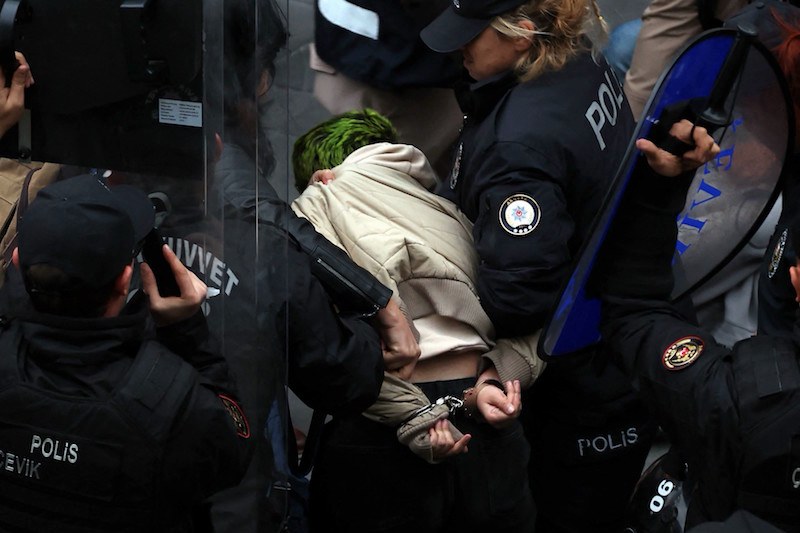 التجسس لإسرائيل يوقف 33 شخصا بتركيا