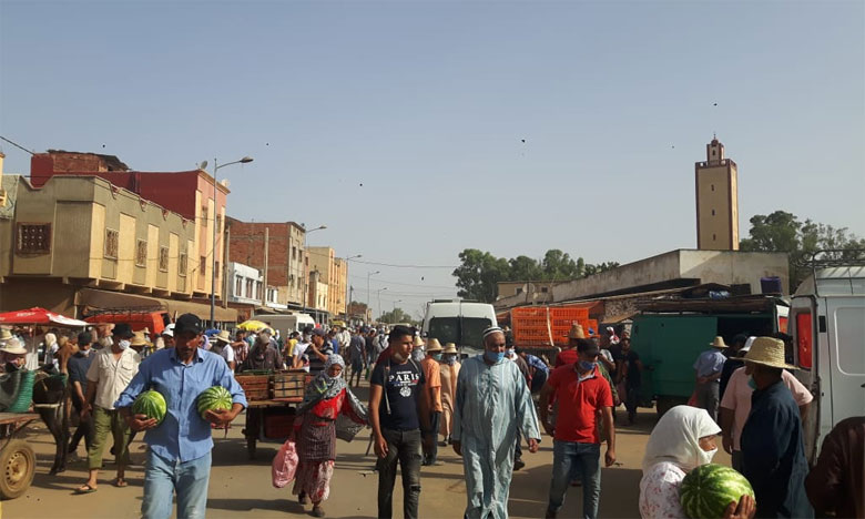 الخميسات: إغلاق السوق الأسبوعي بعد تسجيل حالة إصابة بـ"كورونا" بجماعة أيت يدين