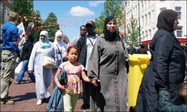 الشروع في تطبيق خفض تعويضات أيتام مغاربة هولندا