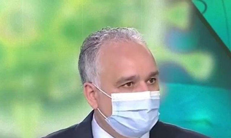 الطيب حمضي يتوج بالجائزة الوطنية للتطوع تثمينا للأدوار الطلائعية للأطباء والطواقم الصحية الوطنية في مواجهة الجائحة