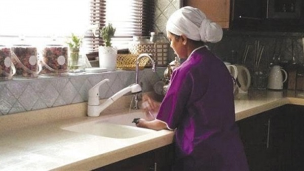 القانون المتعلق بالعاملات والعمال المنزليين سيدخل حيز التنفيذ بعد سنة