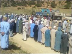 المغربية تنقل معاناة سكان سوس مع الرعاة الرحل 1   السكان المتضررين خلال وقفة احتجاجية ضد تجاوزات الرعاة الرحل (خاص)