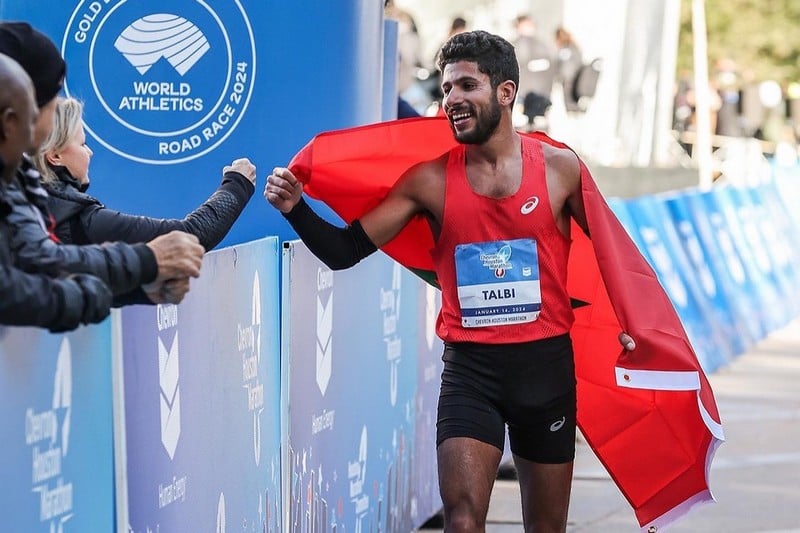 المغربي زهير الطالبي يفوز بماراثون هيوستن المغربي زهير الطالبي يفوز بماراثون هيوستن
