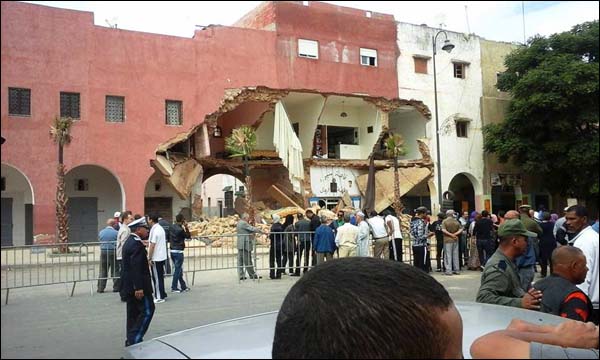 انهيار واجهات ثلاثة منازل قديمة بالقنيطرة