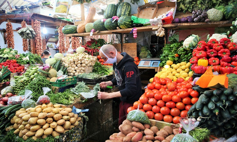بحث: 30 % من الأسر المغربية حافظت على مستوى الإنفاق في المواد الغذائية