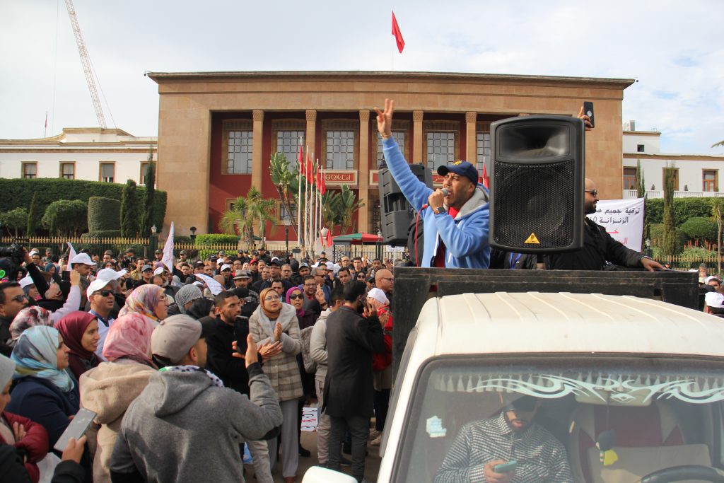 بعد الاقتطاع من الأجور وزارة التربية الوطنية تصعد بتفعيل مسطرة ترك الوظيفة في حق الأساتذة المضربين