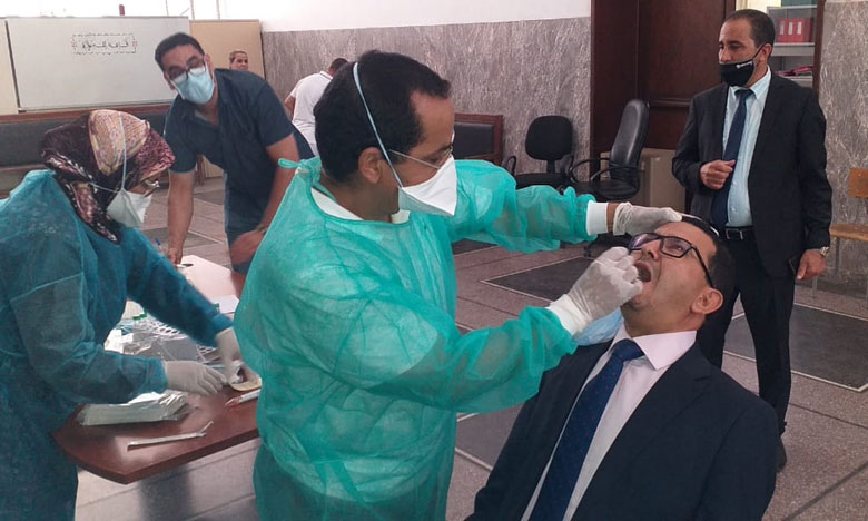 بعد تسجيل إصابات.. إخضاع قضاة وموظفي قصر العدالة بمراكش للتحاليل المخبرية للكشف عن كورونا