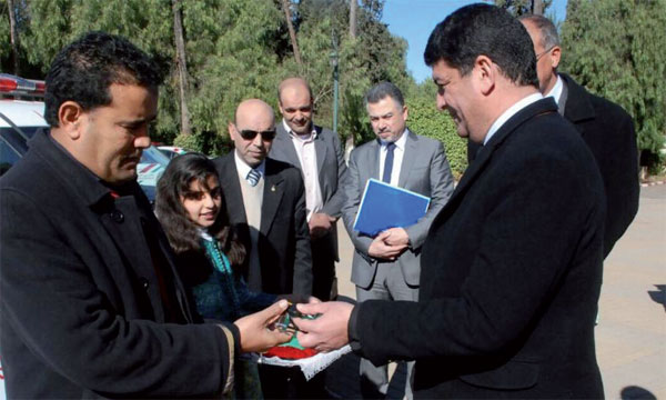 بكوري يوزع سيارات إسعاف على رؤساء جماعات قروية بإقليم سطات