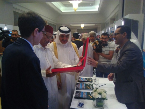 شاركت مدينة العيون للمرة الثانية في مسابقات جائزة منظمة المدن العربية بعد أن فازت سنة 2015 بالمرتبة الثانية في صنف الصحة والسلامة البيئة بقطر متفوقة على عدد من مدن الدول المشاركة، وهي المدينة المتوجة بالمغرب، وحاليا تشارك في جائزة تخضير المدن.