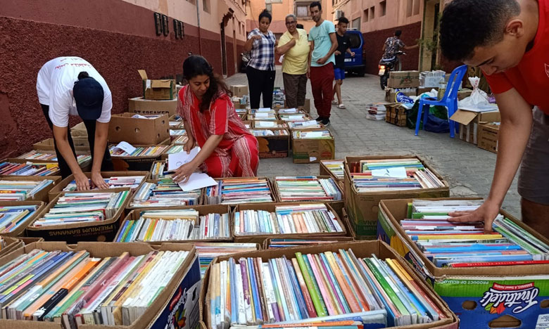 تانسيفت: مركز التنمية يقود حملة تضامنية لجمع الكتب المستعملة وتسليمها إلى كتبيي ساحة باب دكلة بمراكش