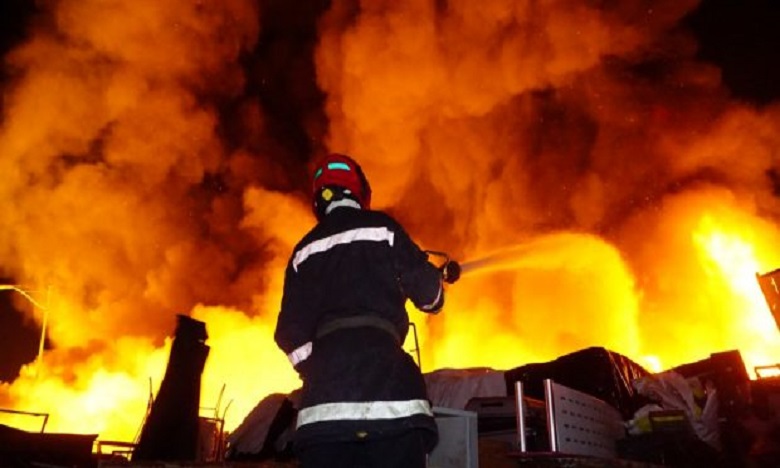 تفاصيل ثلاث ساعات من حريق التهم سوق المتلاشيات في قلب أكادير