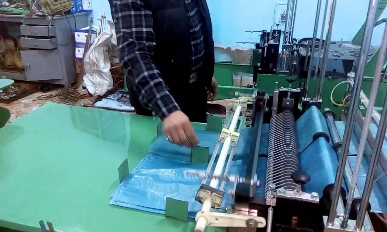 تفكيك معمليين سريين لصنع الأكياس البلاستيكية بكل من مراكش ومديونة