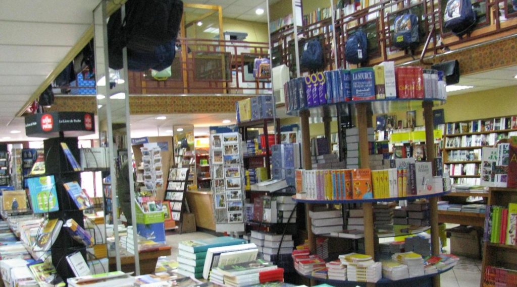 توصيل الكتب المدرسية إلى المنازل.. خدمة جديدة تطلقها المكتبات