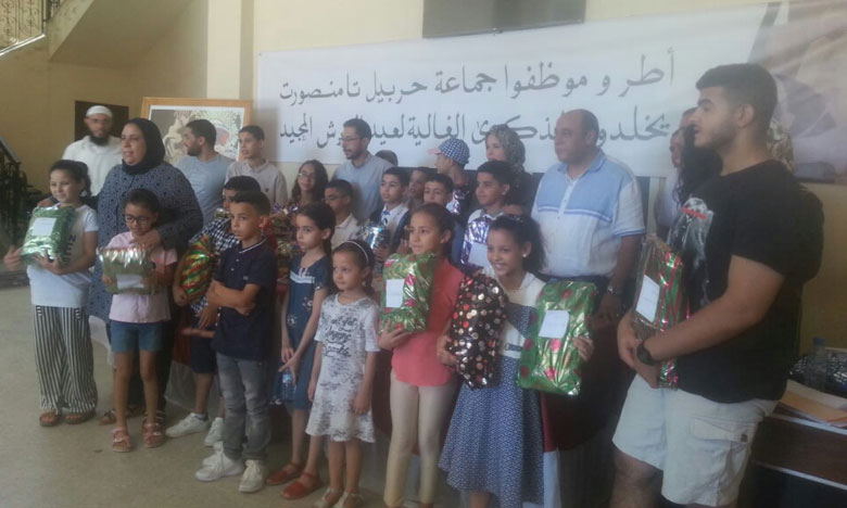 جماعة حربيل تامنصورت تحتفي بأبناء موظفيها المتفوقين في جميع المستويات
