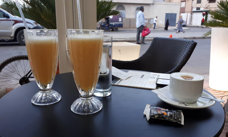 جواز التلقيح.. أرباب المقاهي بالخميسات يواجهون صعوبات في تطبيق القرار