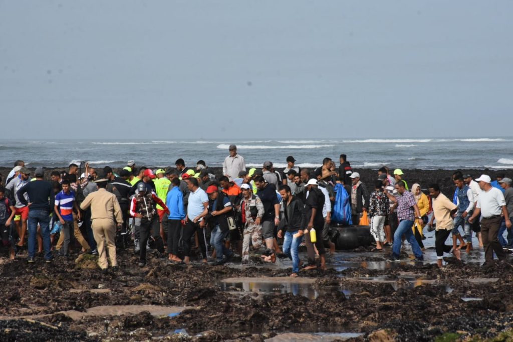 حصيلة "زورق الموت" ترتفع إلى 12 قتيل بعد العثور على 5 جثث بشاطئ النحلة