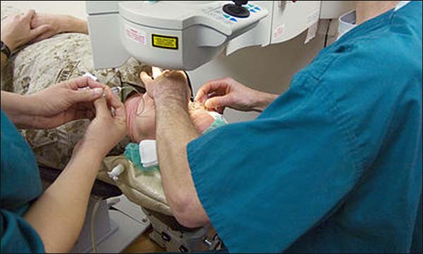 حملة لجراحة العيون بطريقة تفاعلية بين الجراحين لتطوير المهارات