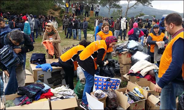 حملة لمساعدة المهاجرين الأفارقة القاطنين بغابة بليونش