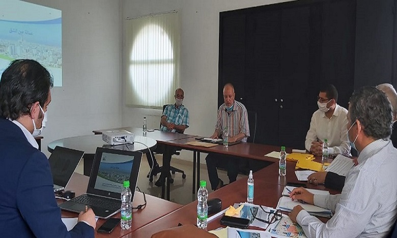 رئيس مقاطعة عين الشق يطالب شركة لديك بالمزيد من المرونة لتمكين المواطنين من استخلاص فواتيرهم