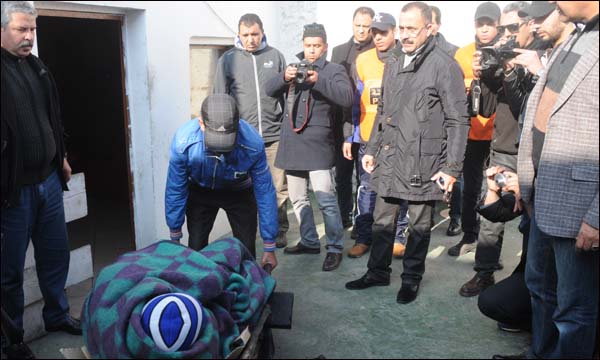 المتهم يشخص وقائع تنفيذ جريمته (ت: الصديق)