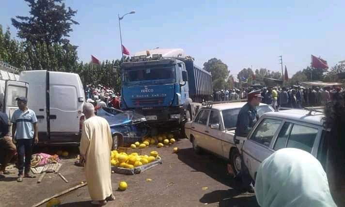 شاحنة تدهس عددا من رواد سوق أسبوعي بالروماني وتخلف قتيلة و9 مصابين