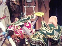 صناعة السروج تتجه نحو الانقراض من أسواق مراكش العتيقة صناعة السروج تتجه نحو الانقراض من أسواق مراكش العتيقة