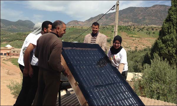 طلبة مغاربة يخترعون جهازا للتدفئة من متلاشيات