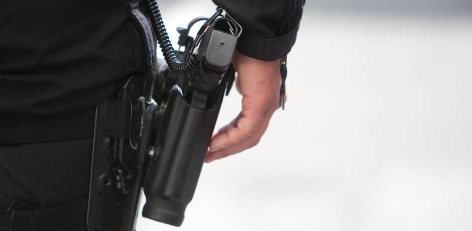 فاس: شرطي يضطر لاستخدام سلاحه الوظيفي لإيقاف 3 مهددين لأمن المواطنين