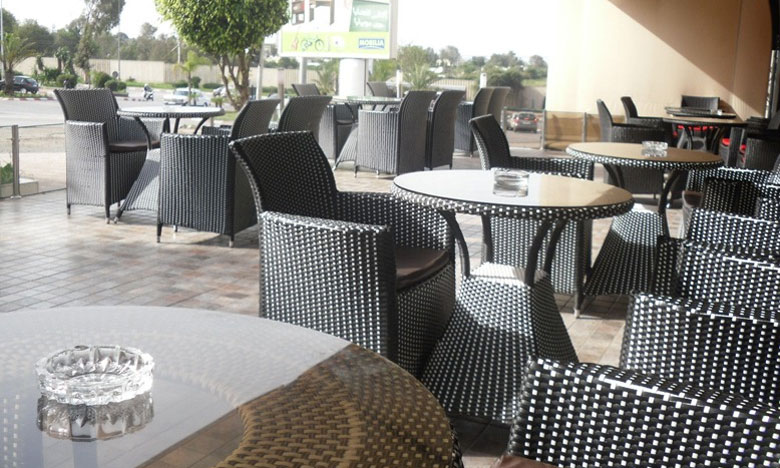 فتح الحوار بين لجنة اليقظة وأرباب المقاهي والمطاعم استعدادا لاستئناف النشاط