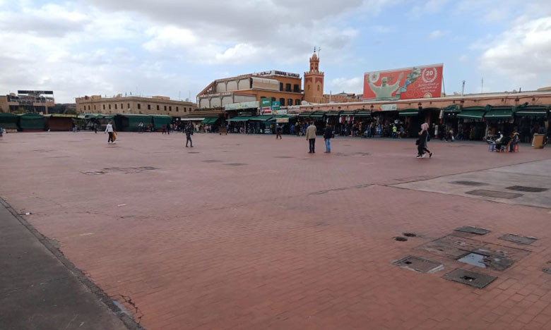 فيروس كورونا يجبر المراكشيين بالإبقاء في منازلهم ويخلي شوارع المدينة الحمراء