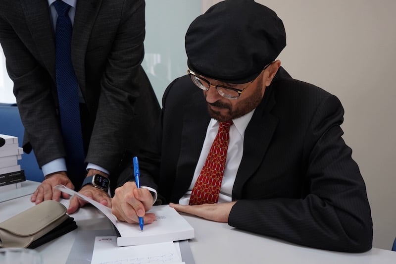 كتاب جديد يعرّف بمسيرة محمد بن زايد