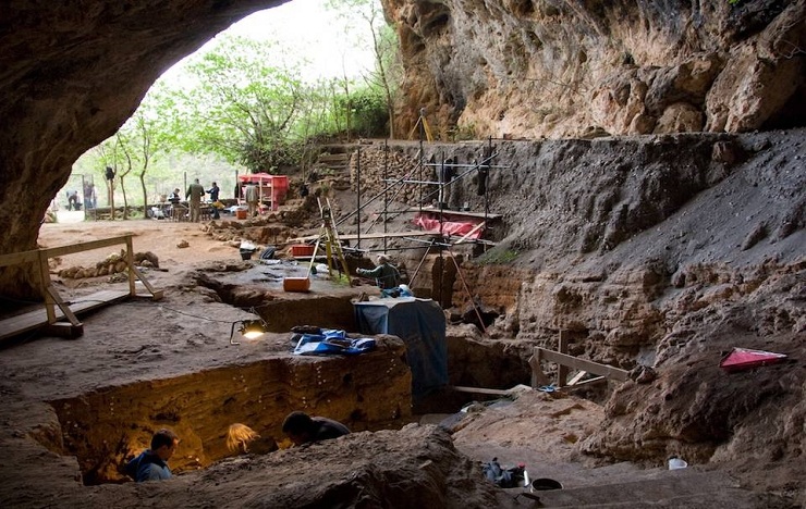 لقاء تواصلي لعرض آخر الأبحاث العلمية بمغارة الحمام بتافوغالت