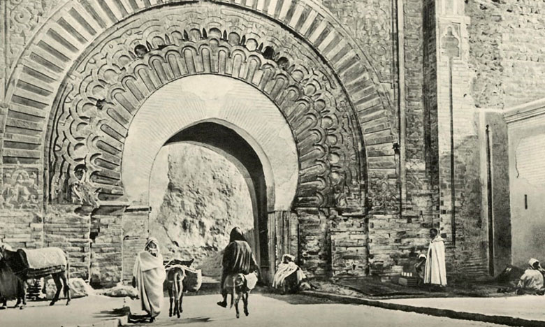 مراكش: تجاهل توصيات منظمة اليونسكو يتسبب في إيقاف أشغال ترميم "باب أكناو" التاريخي