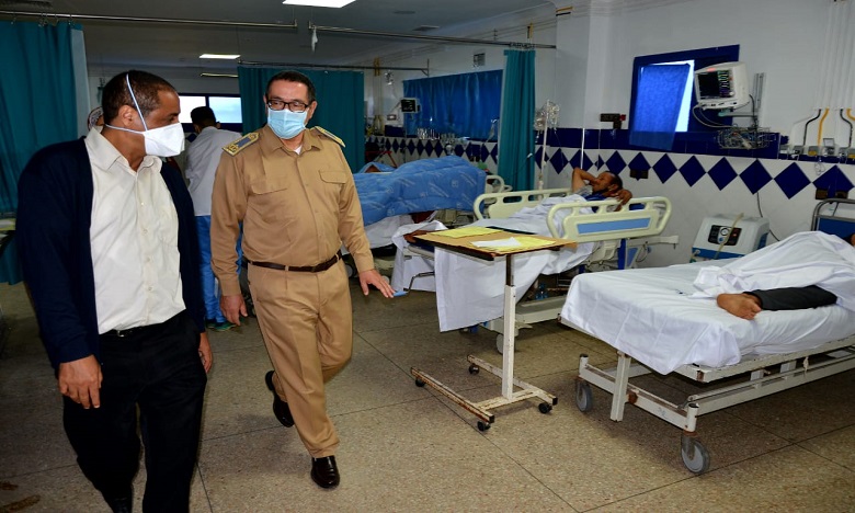 مصرع 12 شخصا في حادث انقلاب حافلة ..والي جهة سوس ماسة يتفقد المصابين